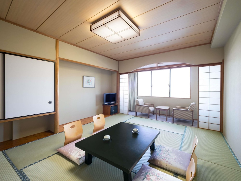Habitación estándar, 1 cama doble del hotel Grand Mercure Lake Biwa Resort & Spa. Foto 10