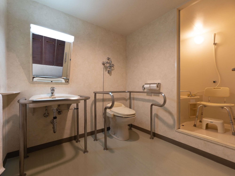 Habitación clásica, 2 camas individuales, vistas al lago del hotel Grand Mercure Lake Biwa Resort & Spa. Foto 9