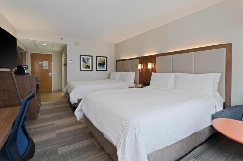 Habitación Estándar del hotel Holiday Inn Express Hauppauge-Long Island. Foto 1