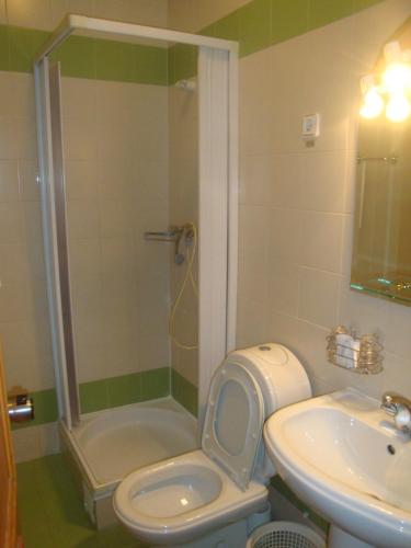 Habitación Familiar del hotel Santos. Foto 3