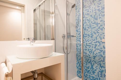 Estudio con balcón del hotel Mystay Porto Centro. Foto 5