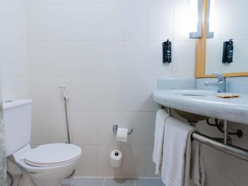 Habitación Doble Estándar del hotel Ibis Porto Alegre Moinhos De Vento. Foto 5