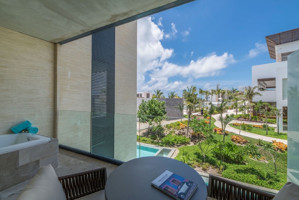 Junior Suite con vistas al jardín del hotel Haven Riviera Cancun - All Inclusive - Adults Only. Foto 3