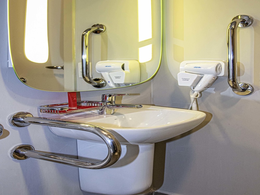 HABITACIÓN STANDARD ADAPTADA CON 1 CAMA DOBLE del hotel Ibis Sao Paulo Tatuape. Foto 3