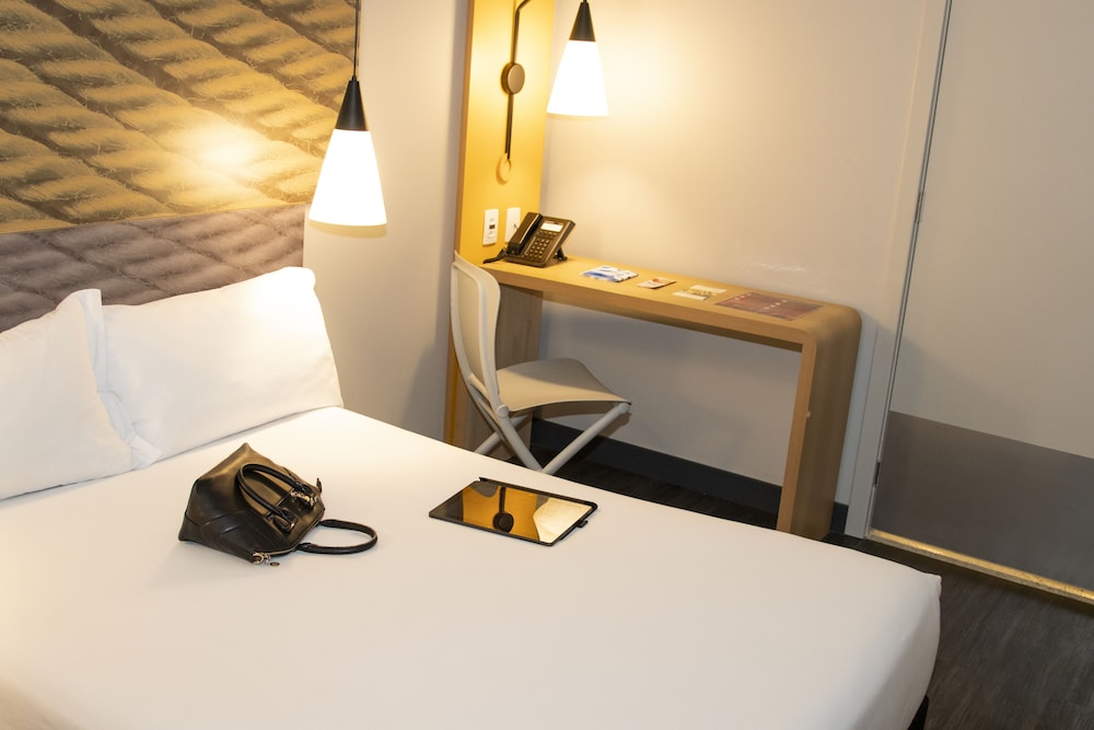 HABITACIÓN STANDARD ADAPTADA CON 1 CAMA DOBLE del hotel Ibis Sao Paulo Tatuape. Foto 1
