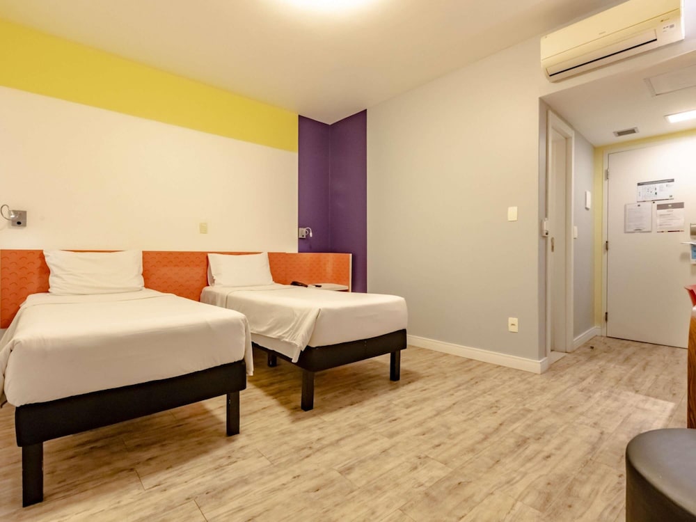 Apartamento Standard con dos camas individuales del hotel Ibis Styles Balneário Camboriú. Foto 1
