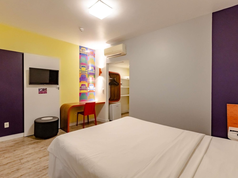 Apartamento Standard con una cama doble del hotel Ibis Styles Balneário Camboriú. Foto 7