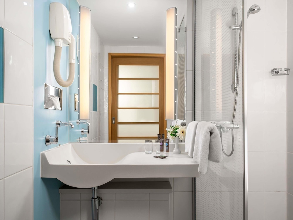 Habitación Superior con Dos Camas Individuales del hotel Novotel Istanbul Zeytinburnu. Foto 3