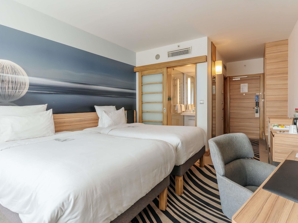 Habitación Superior con Dos Camas Individuales del hotel Novotel Istanbul Zeytinburnu. Foto 9