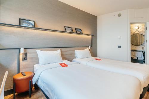 Habitación Superior con vistas al mar del hotel Ibis Istanbul Zeytinburnu. Foto 11