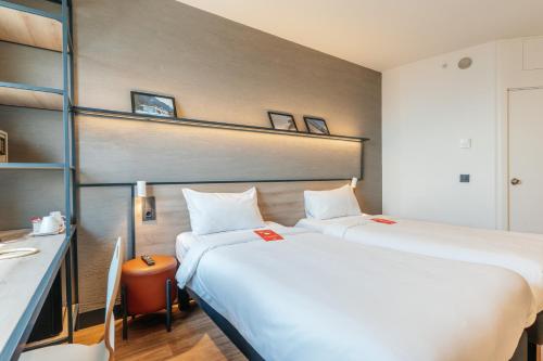 Habitación Superior con vistas al mar del hotel Ibis Istanbul Zeytinburnu. Foto 12