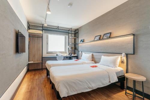 Habitación Superior con vistas al mar del hotel Ibis Istanbul Zeytinburnu. Foto 13