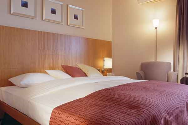Classic Lake View Room del hotel Mövenpick Lausanne