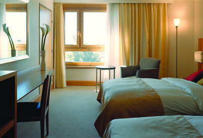 Classic Twin Lake View Room del hotel Mövenpick Lausanne