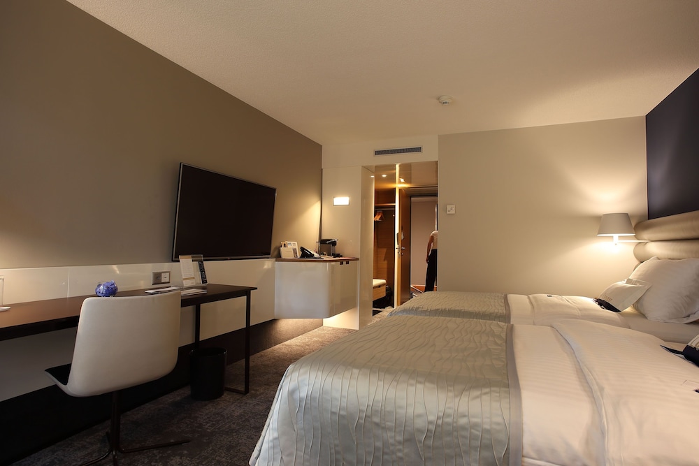 Superior Twin del hotel Mövenpick Lausanne. Foto 5