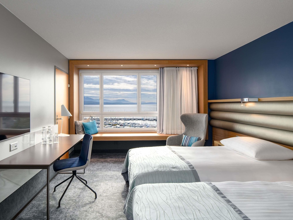 Deluxe 2 Twin Beds Lake View del hotel Mövenpick Lausanne. Foto 5