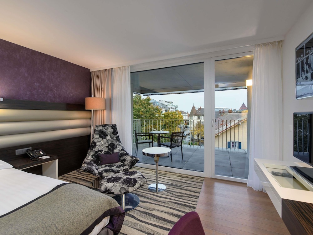 Premium Queen Bed del hotel Mövenpick Lausanne. Foto 6