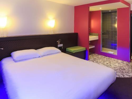 Habitación Doble Estándar del hotel Ibis Styles Lorient Caudan. Foto 2