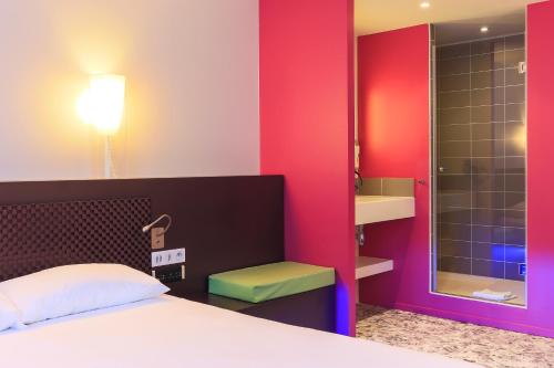 Habitación Doble Estándar del hotel Ibis Styles Lorient Caudan. Foto 3