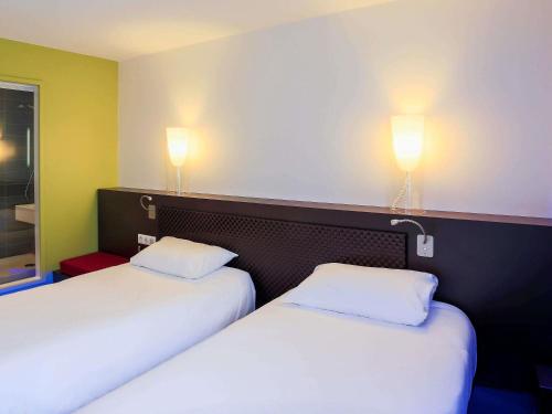 Habitación Doble Estándar - 2 camas del hotel Ibis Styles Lorient Caudan. Foto 1