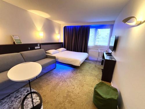 Habitación Familiar Estándar con sofá - 1 cama doble del hotel Ibis Styles Lorient Caudan