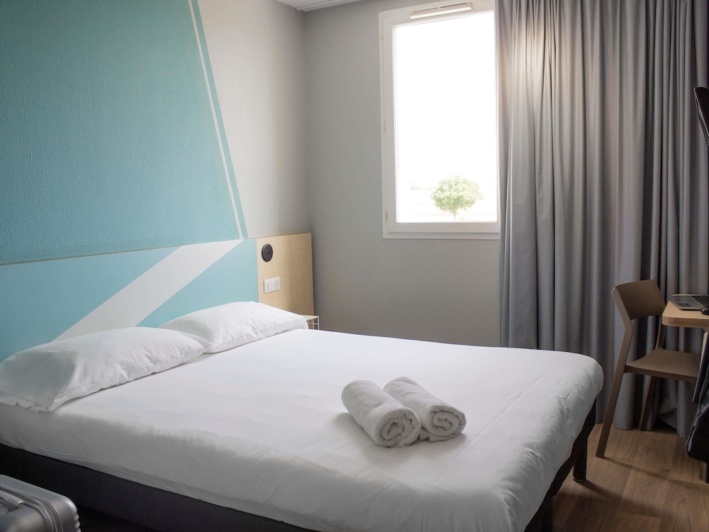 Habitacion Standard con 1 cama doble del hotel ibis budget Lunel Porte de Camargue
