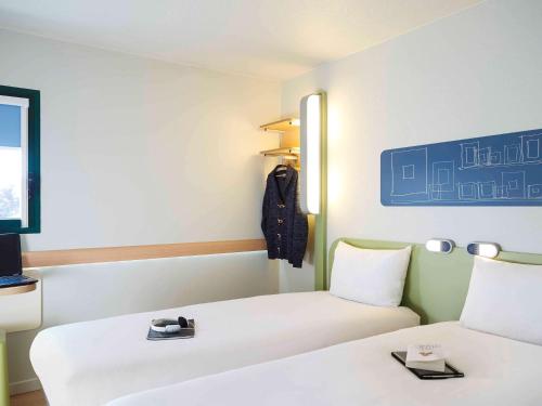 Habitación Doble - 2 camas del hotel Ibis Budget Albi Terssac. Foto 3