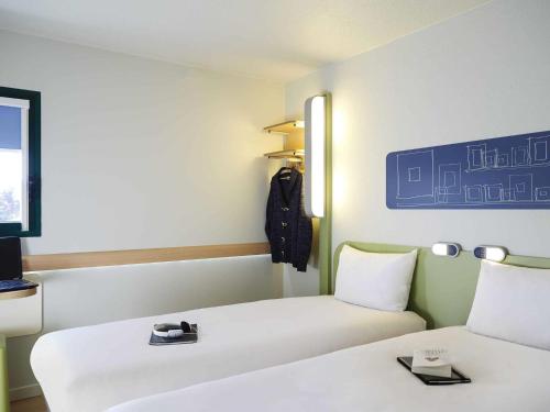 Habitación Doble - 2 camas del hotel Ibis Budget Albi Terssac. Foto 5