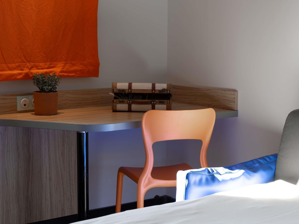 Habitación Estándar con cama doble del hotel Ibis Styles Romans-valence Gare Tgv. Foto 8