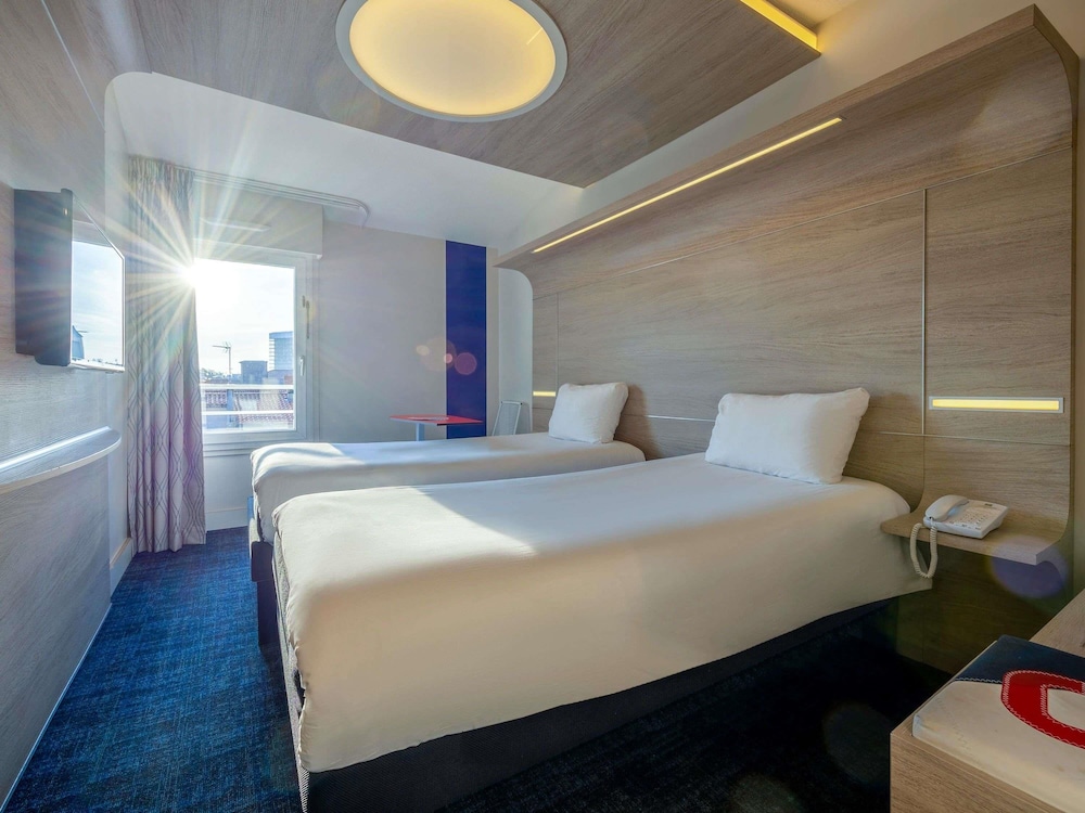 Habitación Standard con dos camas individuales del hotel Ibis Styles La Rochelle Centre