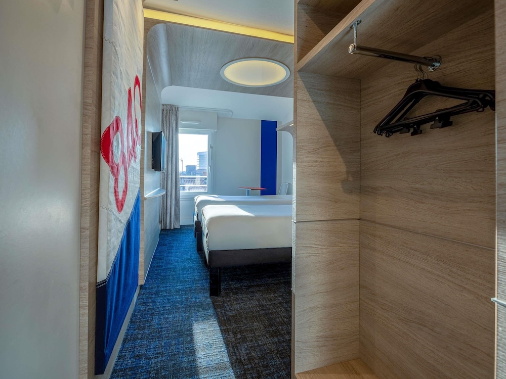 Habitación Standard con dos camas individuales del hotel Ibis Styles La Rochelle Centre. Foto 5