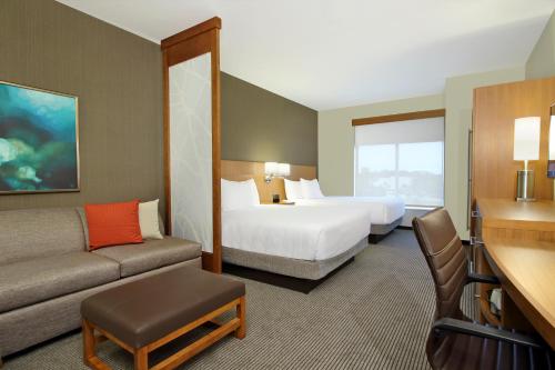 Habitación con 2 camas grandes del hotel Hyatt Place Houston Nw Vintage Park