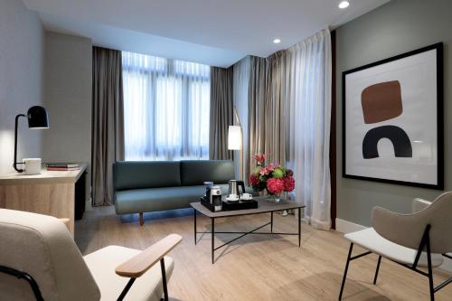 Habitación Deluxe del hotel Barceló Oviedo Cervantes. Foto 3