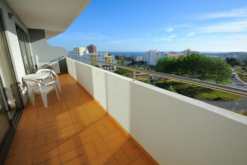 Apartamento Balcón o Terraza 1 habitación Sofá Cama incluido 2 Camas individuales del hotel Oceano Atlantico ****. Foto 2