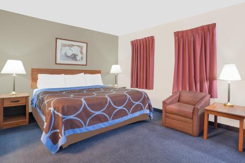 Suite Estudio con cama extragrande - No fumadores del hotel Super 8 By Wyndham Middletown. Foto 3