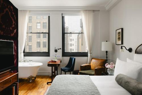 Large Room (Mobility/Hearing Accessible) del hotel THE NED NOMAD. Foto 3