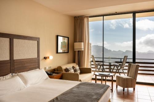 Habitación Doble Estándar del hotel Parador De Cruz De Tejeda. Foto 6