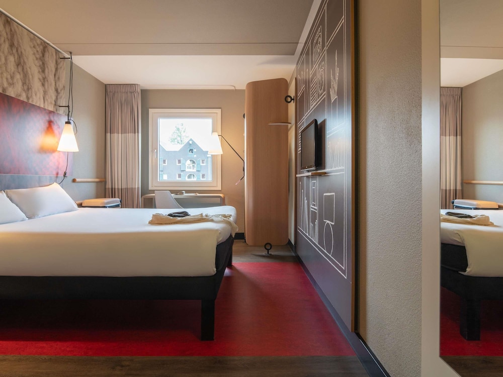 Habitación Premium, 1 cama doble, vistas al canal del hotel Ibis Amsterdam Centre Stopera. Foto 4