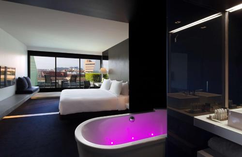 King Premium with Terrace del hotel Doubletree By Hilton Lisbon - Fontana Park. Foto 3