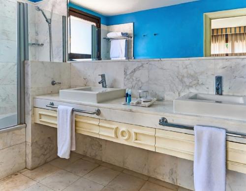 Suite con Jacuzzi privado del hotel Blancafort Spa Termal. Foto 3