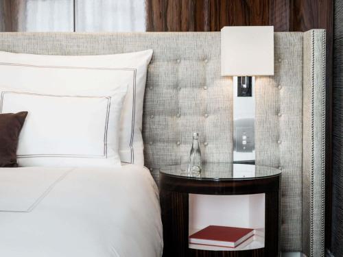 Habitación Swiss Advantage King - Planta alta - Cama extragrande del hotel Swissotel Sydney. Foto 4
