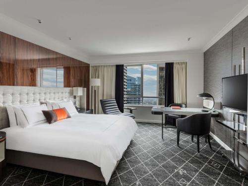 Habitación Doble Premier con cama extragrande del hotel Swissotel Sydney. Foto 4