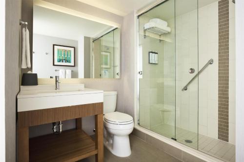 Habitación con cama extragrande. del hotel Hyatt Place New York Yonkers. Foto 2