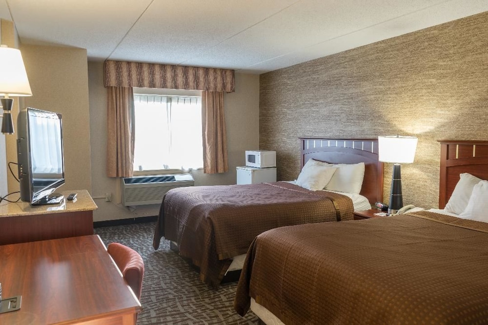 Habitación básica con 1 cama doble o 2 individuales, 2 camas de matrimonio, no fumadores del hotel Relax Inn - Batavia