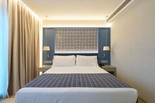 Habitación Doble con Terraza del hotel Catalonia Porto. Foto 3