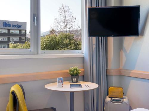 Habitación Doble Superior - 2 camas del hotel Ibis Budget Barcelona Viladecans. Foto 5