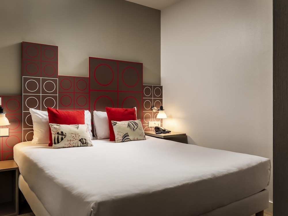 Habitación interior estándar con cama doble del hotel Ibis Styles Barcelona Centre