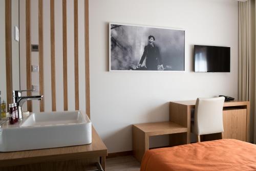 Habitación Doble Estándar - 2 camas del hotel Porto Coliseum. Foto 4