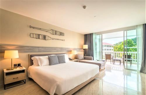 Alojamiento Premier con cama extragrande del hotel Centara Ao Nang Beach Resort and Spa Krabi. Foto 3