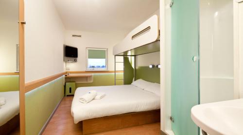 Habitación Triple del hotel Ibis Budget Birmingham Centre. Foto 12